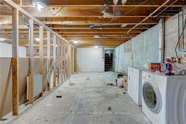 28 Redford Rd, House other with 4 bedrooms, 2 bathrooms and 6 parking in London ON | Image 36