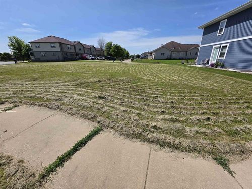 2693 Hazelnut Trl, SUN PRAIRIE, WI, 53590-4712 | Card Image