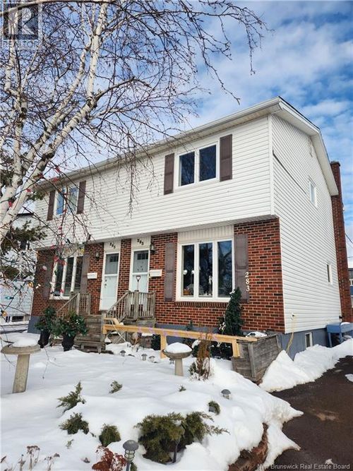 285 Ayer Ave, Moncton, NB, E1C8W2 | Card Image