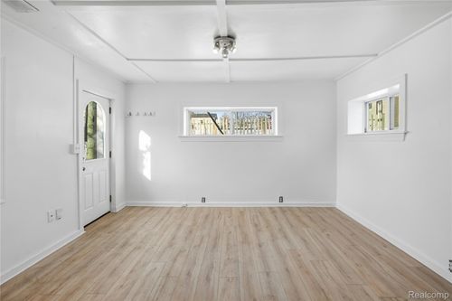 707 Buena Vis, Lake Orion, MI, 48362-2306 | Card Image