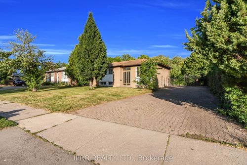 1398 Rebecca St, Oakville, ON, L6L1Z5 | Card Image