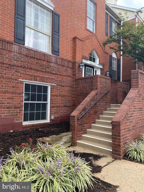 unit-804-676 Gateway Dr Se, LEESBURG, VA, 20175-4061 | Card Image