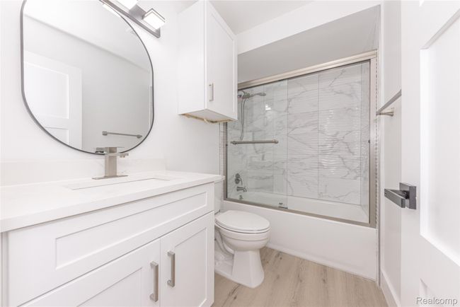 Guest Bathroom | Image 15