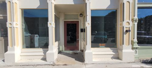 113 E Main St, Delphi, IN, 46923-1577 | Card Image