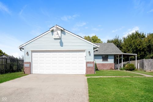 2433 Black Antler Ct, Indianapolis, IN, 46217-7068 | Card Image