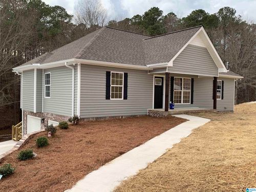 821 Lakeshore Cir, Warrior, AL, 35180-6702 | Card Image