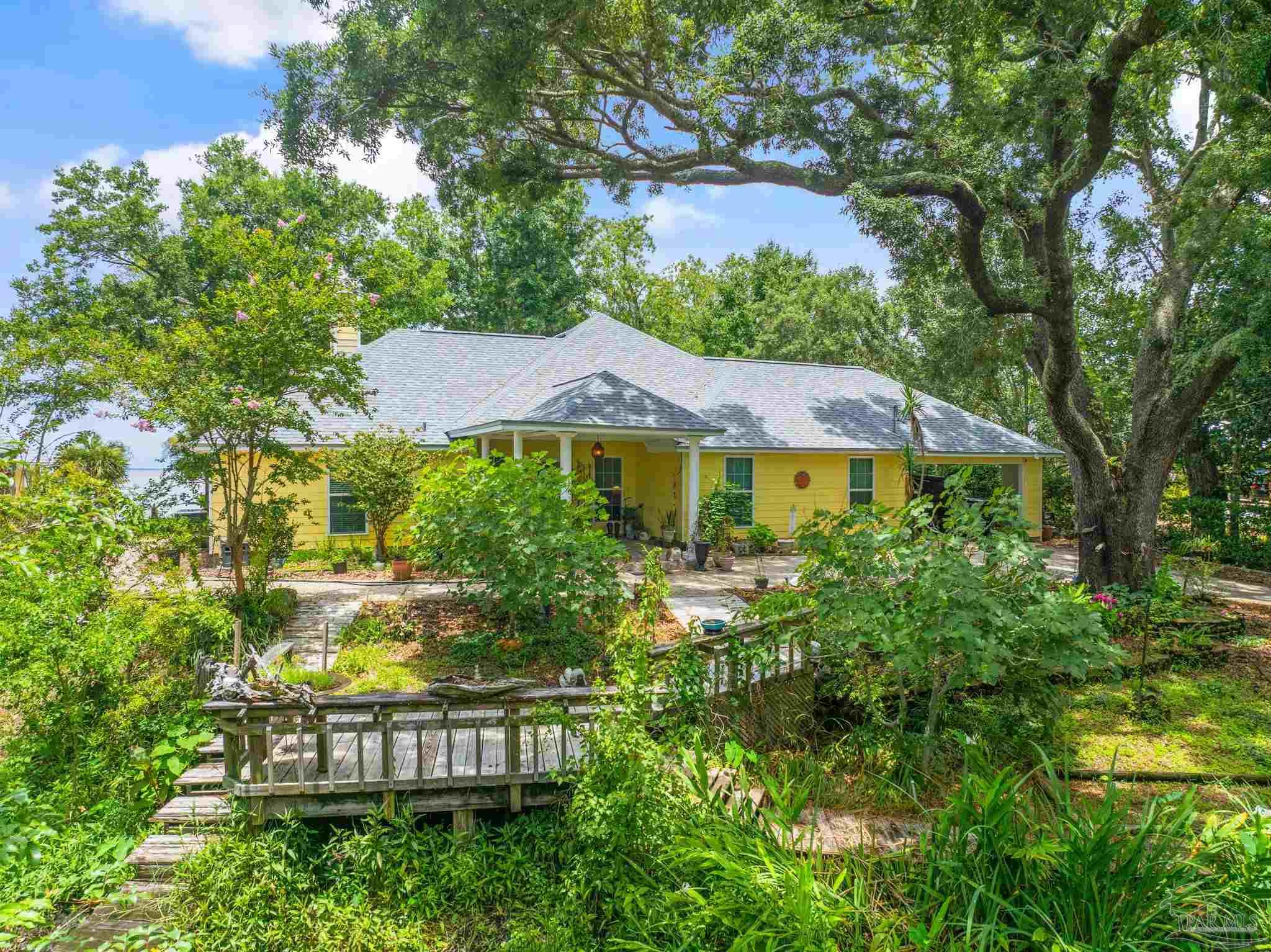 Hickory Shores Blvd, Gulf Breeze, FL 32563