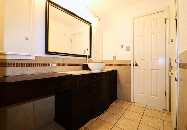 A stylish dressing table in master bathroom | Image 14