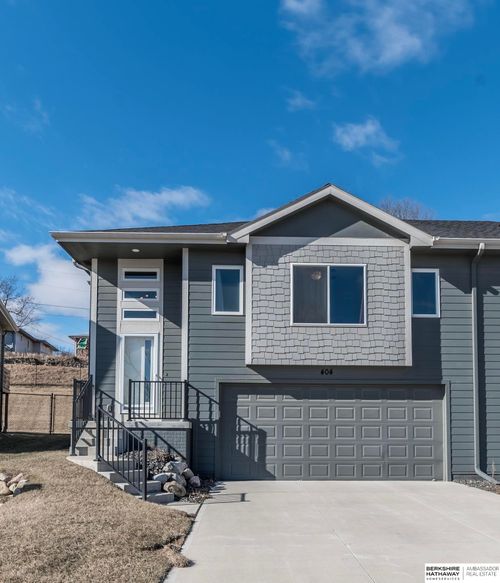 404 N Allen St, Bennington, NE, 68007-5051 | Card Image