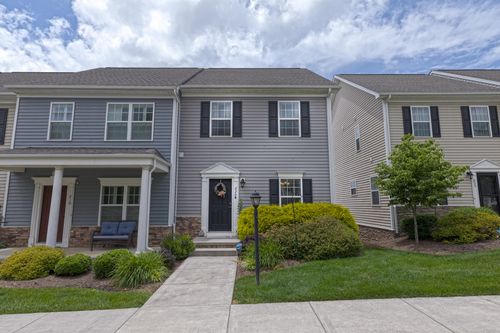 220 Phoenix Blvd Nw, Christiansburg, VA, 24073-1638 | Card Image