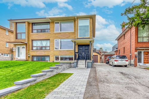 83 Clairton Cres, York, ON, M6N2M7 | Card Image
