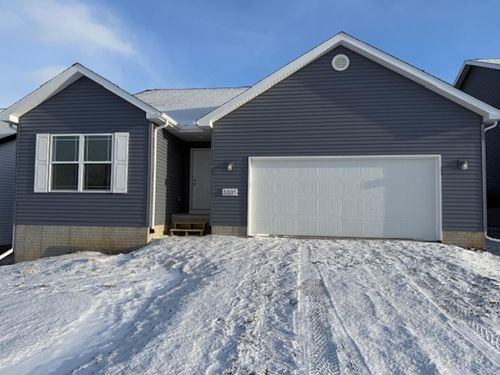 3335 Lincolnshire Rd, Waterloo, IA, 50701-7700 | Card Image