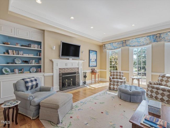 040-Family Room | Image 20