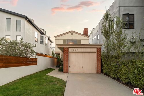 3221 Thatcher Ave, Marina del Rey, CA, 90292-5555 | Card Image