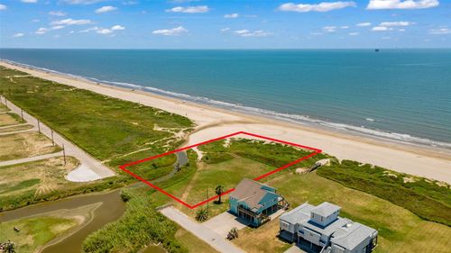 704 Villa Dr, Crystal Beach, TX, 77650 | Card Image