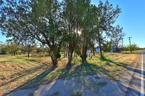 635 Main St, Lawn, TX, 79530-2603 | Card Image