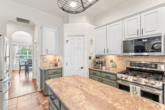 Kitchen | Image 11