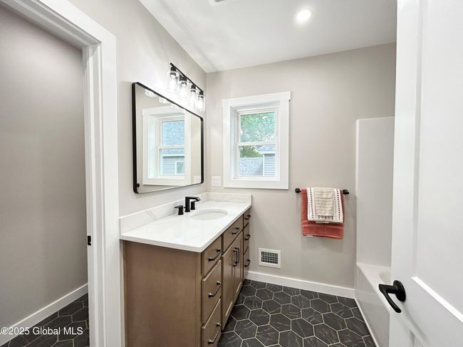 354 Mohawk Ave, House other with 4 bedrooms, 3 bathrooms and 2 parking in Scotia NY | Image 63