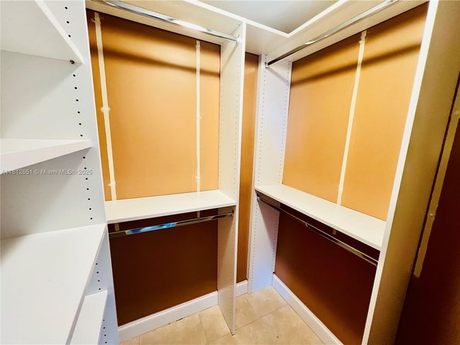 APT-1132 - 19400 Turnberry Way, Condo with 2 bedrooms, 3 bathrooms and null parking in Aventura FL | Image 8