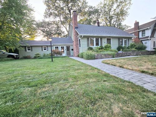 285 Voorhis Ave, Wyckoff, NJ, 07481-2427 | Card Image