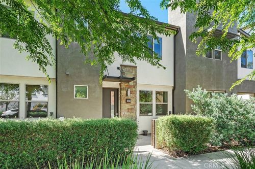 19541 Cardigan Dr, Northridge, CA, 91324-1675 | Card Image