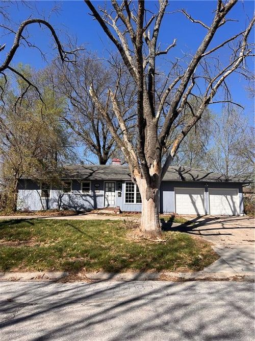 13624 Parker Ave, Grandview, MO, 64030-3738 | Card Image