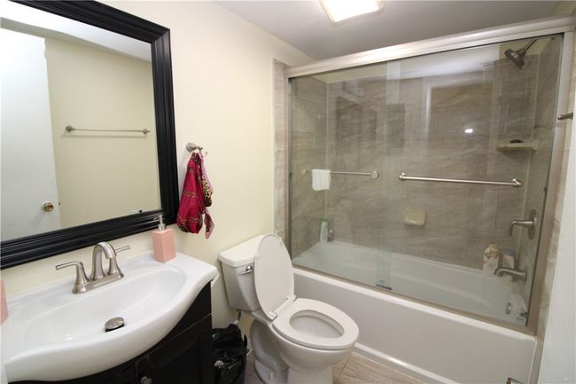 5079 Sanlin Dr, Condo with 1 bedrooms, 1 bathrooms and null parking in Coraopolis PA | Image 10