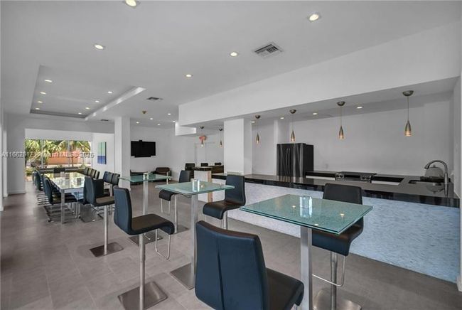 APT-1807 - 2841 N Ocean Blvd, Condo with 2 bedrooms, 2 bathrooms and null parking in Fort Lauderdale FL | Image 21