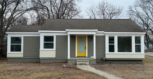 23281 Seneca St, Oak Park, MI, 48237-3706 | Card Image