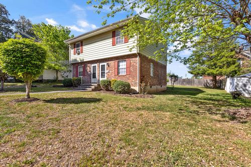 1905 Oxford Ave Sw, Roanoke, VA, 24015-5116 | Card Image
