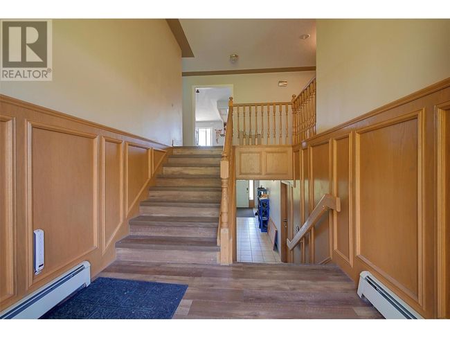 215 Arab Rd, House other with 8 bedrooms, 6 bathrooms and 5 parking in Kelowna BC | Image 7