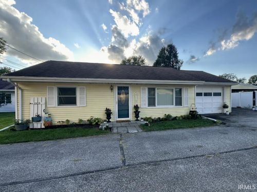 1003 E 11th St, Fowler, IN, 47944-1646 | Card Image