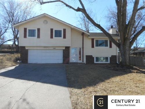 2205 Whitted Dr, Bellevue, NE, 68123-2095 | Card Image