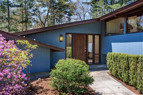 54 Campbell Rd, Wayland, MA, 01778-1024 | Card Image