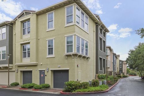 38 Silk Oak Ter, Fremont, CA, 94536 | Card Image