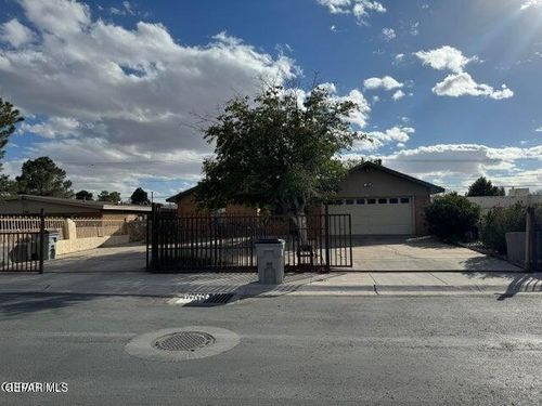 b-386 Mccune Rd, El Paso, TX, 79915-3315 | Card Image