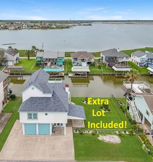 7 N Flamingo St, La Marque, TX, 77568-6527 | Card Image