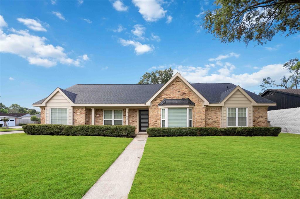 Valkeith Dr, Houston, TX 77096