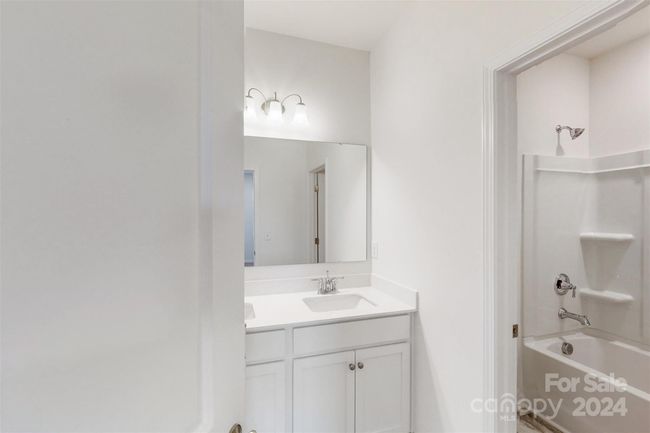 Secondary bath | Image 10