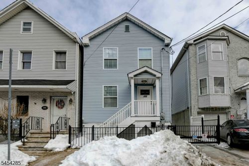 188 Pennington St, Newark, NJ, 07105-1025 | Card Image