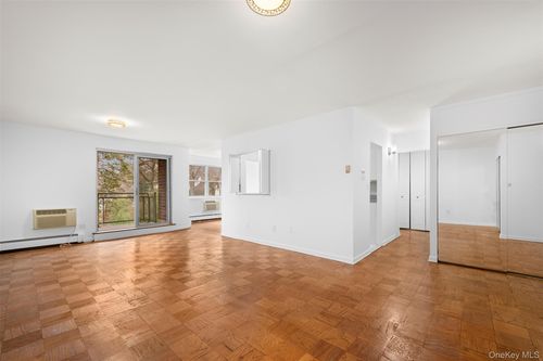 apt-4m-10 Ipswich Ave, Great Neck, NY, 11021-3210 | Card Image