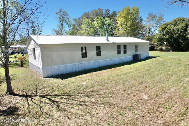 7598 Madison Dr, House other with 4 bedrooms, 2 bathrooms and null parking in Glen St. Mary FL | Image 6