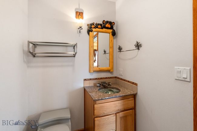 Half Bathe by kitchen | Image 33