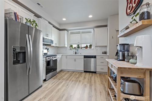 unit-c11-334 9th Ave Se, Puyallup, WA, 98372-3505 | Card Image