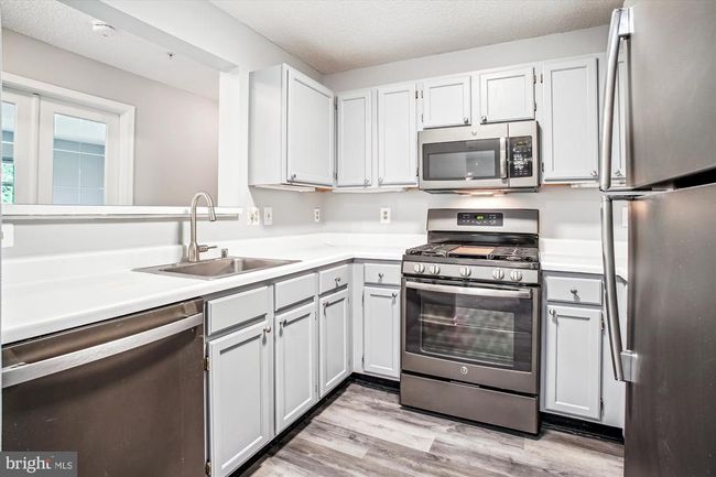 APT-36 - 12009 Taliesin Pl, Condo with 2 bedrooms, 1 bathrooms and null parking in Reston VA | Image 6