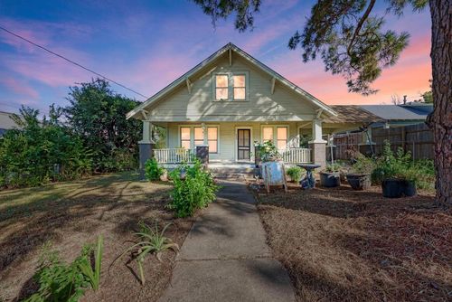 935 E Upper Line St, La Grange, TX, 78945-1740 | Card Image