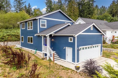 61 E Brady Loop, Allyn, WA, 98524-8601 | Card Image