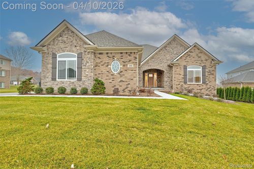 690 Willow Lake Ct, Oxford, MI, 48371-6379 | Card Image