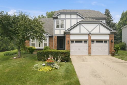 68 Chestnut Ter, Buffalo Grove, IL, 60089-6621 | Card Image