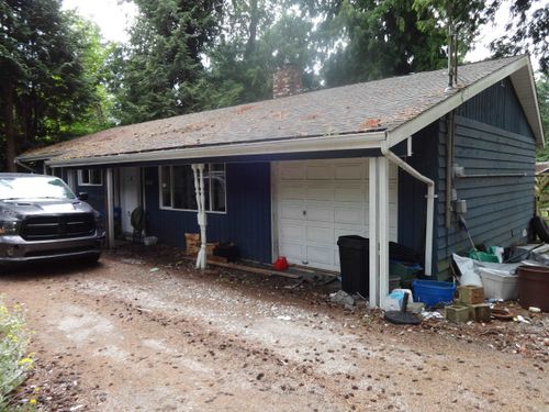8161 Westwood Rd, Halfmoon Bay, BC, V7Z1A8 | Card Image